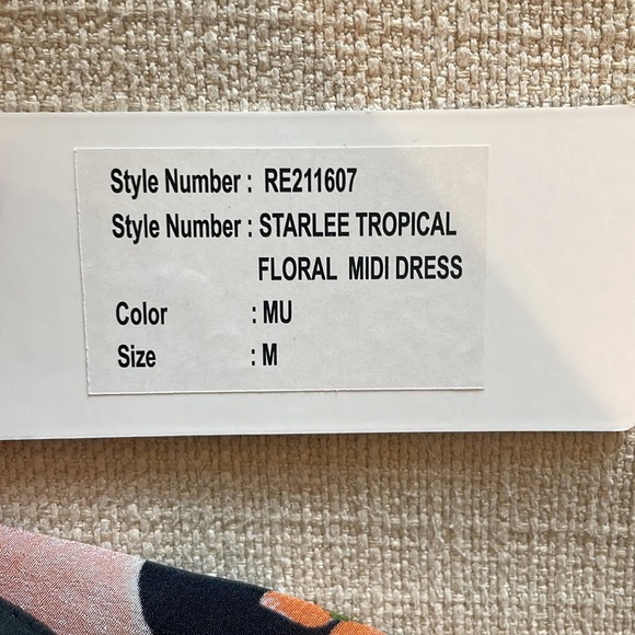 Floral Saylor midi dress!! Perfect for a summer wedding!! - Picture 4 of 5